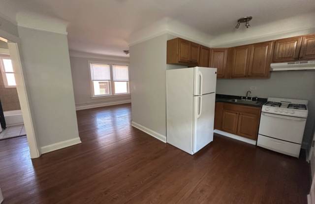 1377 W Greenleaf Ave photos photos