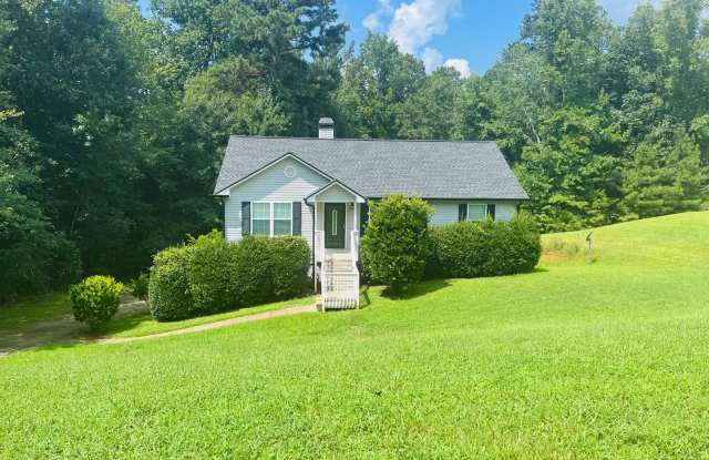 WOW! Newly renovated 4 bedroom, 3 bathroom home in Newnan! Must See Gallery 1
