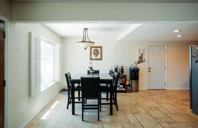 2415 East 20th Street photos photos