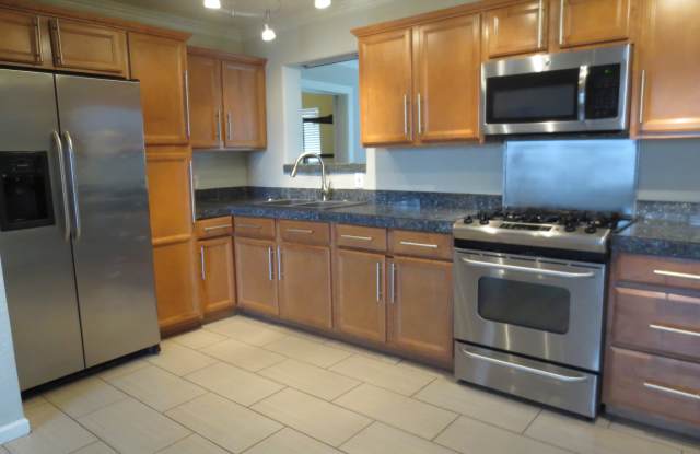 3105 E. Mulberry Dr. Gallery 4