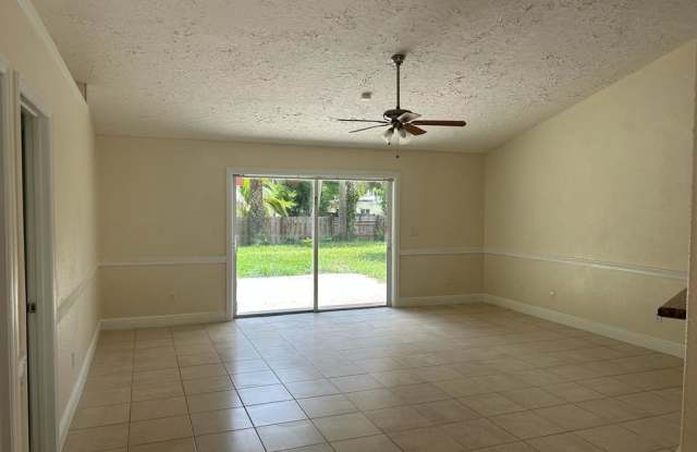 2426 Oak Drive Gallery 4