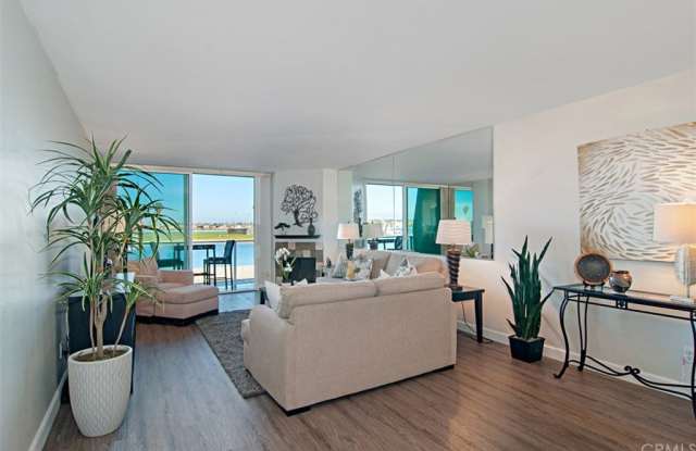 3750 Bayside Gallery 3