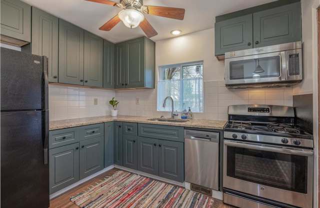 359 Bleacker Road photos photos