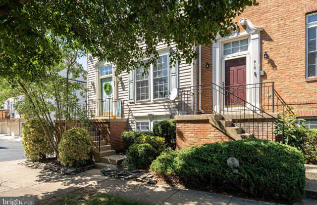 921 HARRISON CIRCLE - 921 Harrison Circle, Alexandria, VA 22304