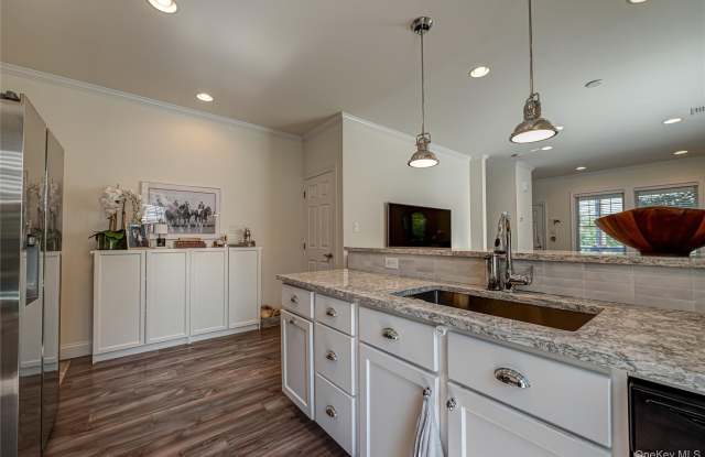 7 Nathan Hale Drive Gallery 4