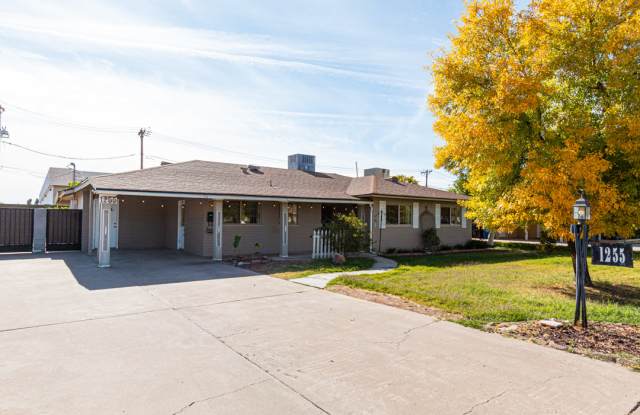 1255 E 1st St photos photos