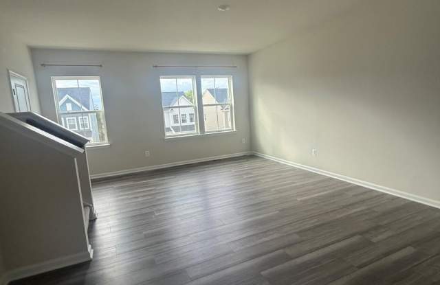 1320 RED CLOVER Lane Gallery 4