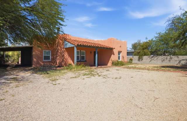 Spacious 3-Bedroom Home with Large Enclosed Backyard & Covered Porch Gallery 3