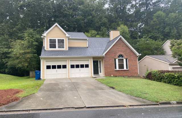 3Bd/2.5Ba Single Family Home in Alpharetta - 10430 Virginia Pine Lane, Johns Creek, GA 30022