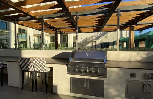 The Mansfield at Miracle Mile Gallery 4