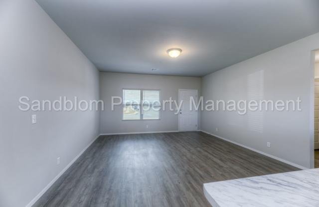 FOR LEASE | Bixby | $1625 Rent + $1625 Deposit Gallery 4