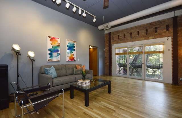 4745 North RAVENSWOOD Avenue Gallery 4