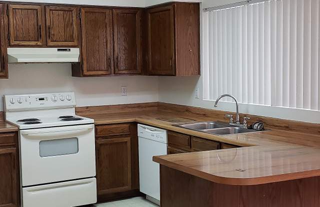 7014 S 45th Pl Gallery 2