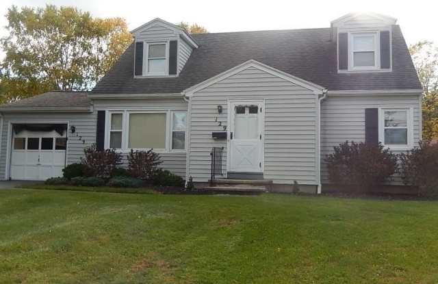 129 Roselawn Crescent - 129 Roselawn Crescent, Fairport, NY 14450
