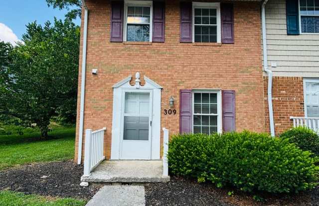 2 Bedroom, 1.5 Bath Townhouse Gallery 2
