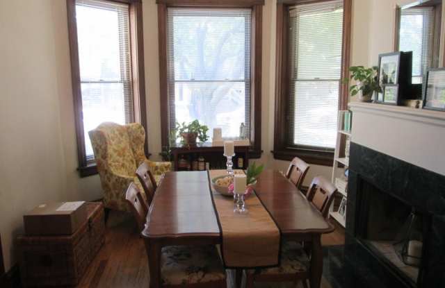 2038 North Damen Avenue Gallery 3