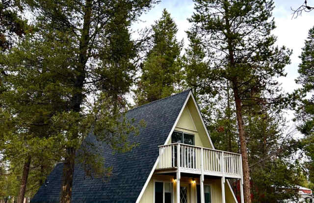 Charming A-Frame Cabin in La Pine!! - 16146 Hawks Lair Road, Deschutes County, OR 97739