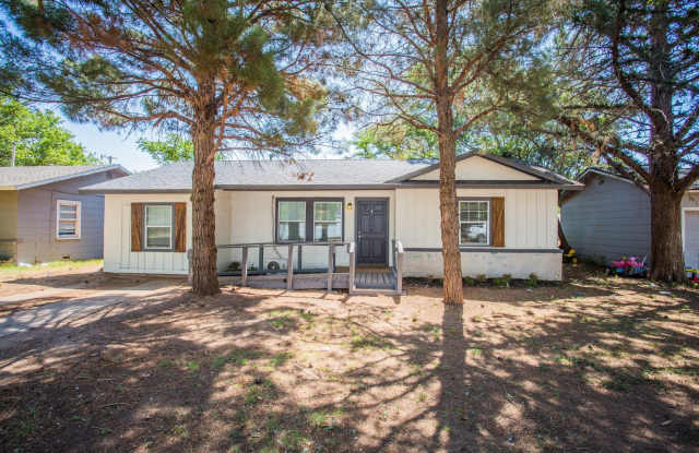 Spacious 4 Bed 2 Bath with Big Backyard photos photos Spacious 4 Bed 2 Bath with Big Backyard photos photos
