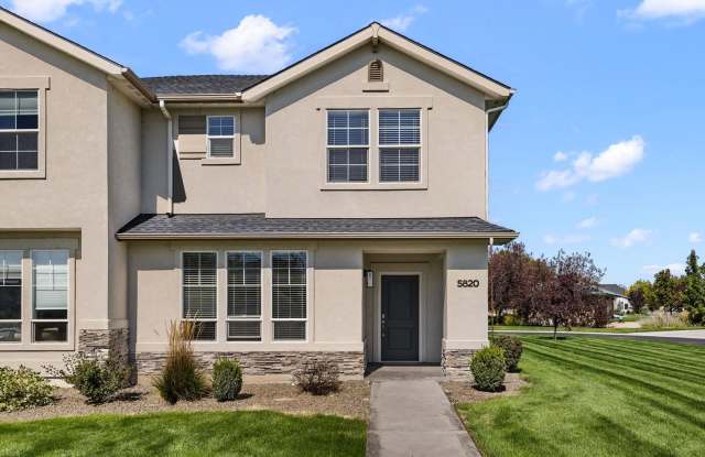 Beautiful 3-Bedroom, 3-Bath Townhome with 2-Car Garage Gallery 3