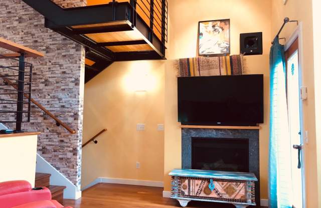 5926 California Ave SW Unit C Gallery 3