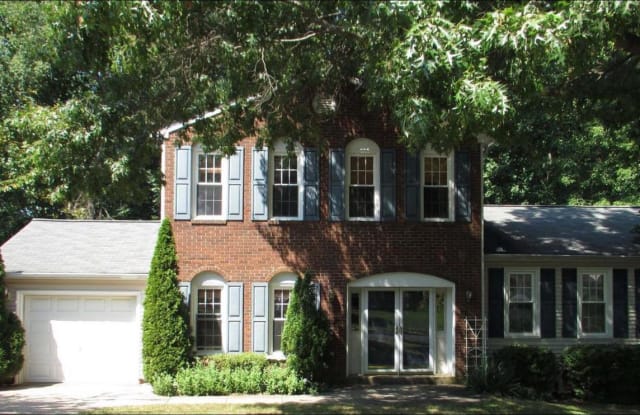 7814 CLIFFSIDE CT - 7814 Cliffside Court, Newington, VA 22153
