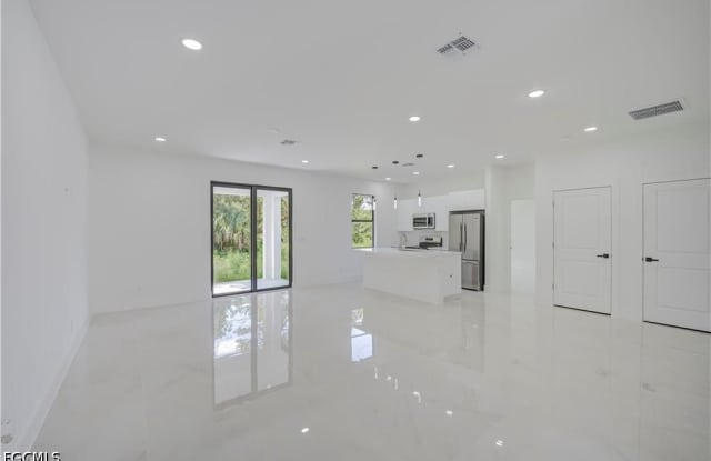 3213 51st Street W Gallery 2