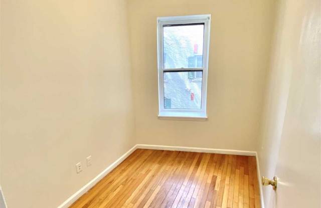 147 S PERRY - APT 2 ST Gallery 3