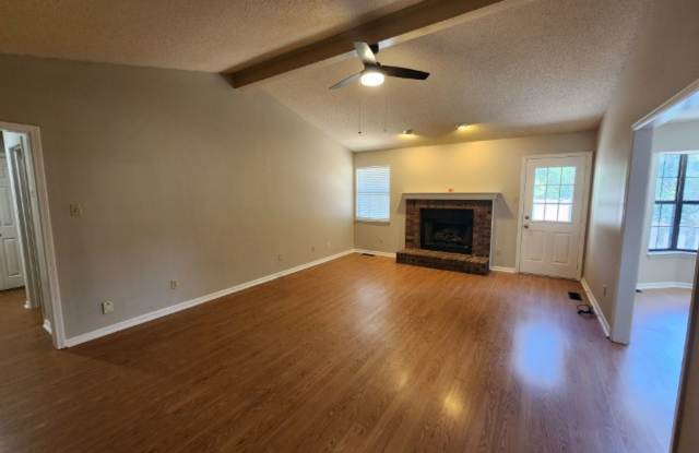 Welcome home to 309 Shadow View - West Little Rock, Newly updated, For Rent, ** Move in Special - Zero Deposit Option, Please read the full description** Gallery 3