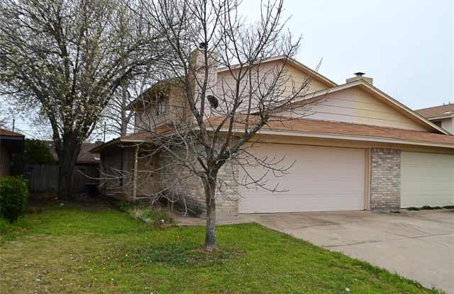 513 S Las Vegas Trail - 513 South Las Vegas Trail, White Settlement, TX 76108