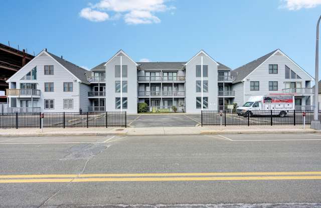 42 Hamilton Avenue unit: 11 photos photos