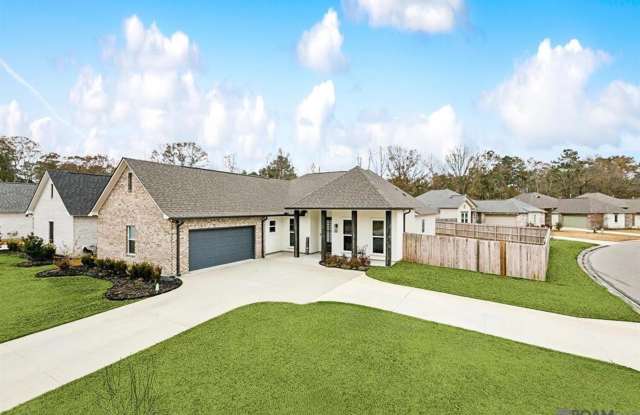 Exquisite 5-Bedroom Home in Denham Springs with Premium Features photos photos