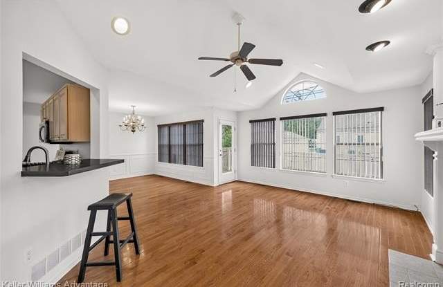 1360 Camden Street Gallery 4