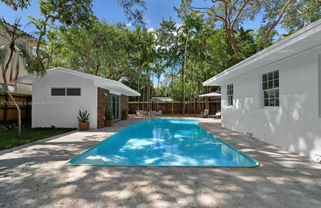 3831 Frantz Rd - 3831 Frantz Road, Miami, FL 33133