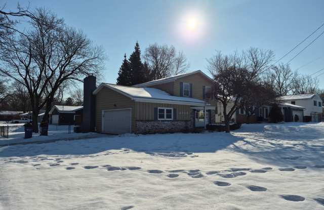 Charming 3 Bedroom Home photos photos Charming 3 Bedroom Home photos photos