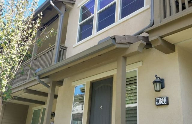 905 N Primrose Lane, Unit C - 905 N Primrose Ln, Azusa, CA 91702
