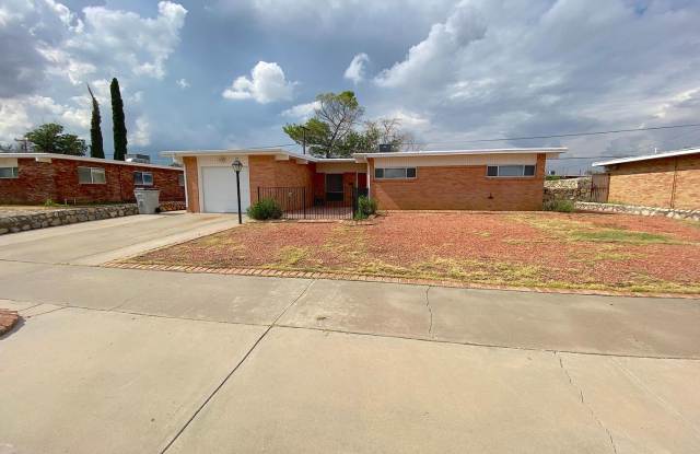 Northeast El Paso 3 Bed Refrig A/C! All Tile Flooring - 5211 Marcillus Avenue, El Paso, TX 79924