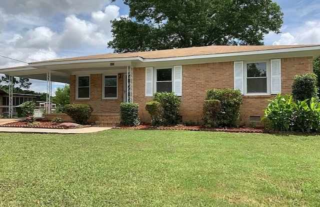 Cute  Cozy 3BR / 1.5BA • Hardwood Floors • Big Fenced Yard • Lawncare Included! photos photos