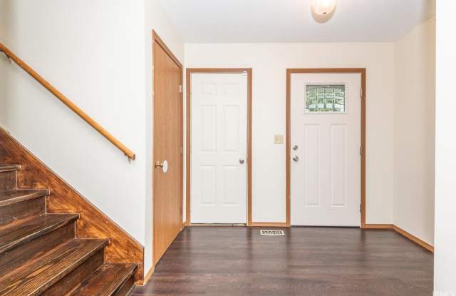 402 S Village Court Gallery 4
