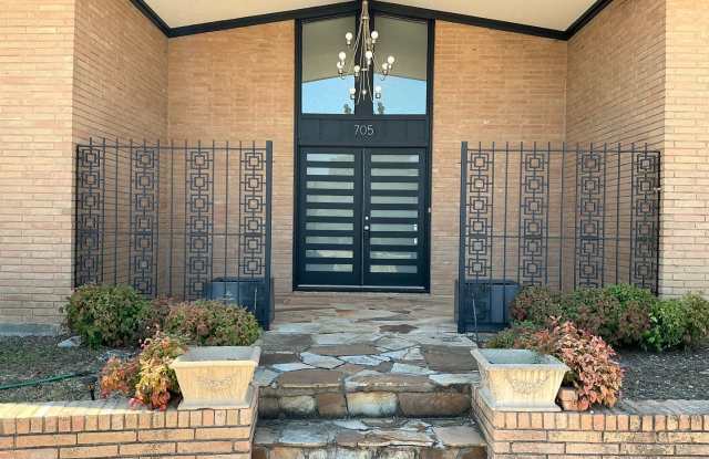 Spacious 3/2.5 Home with Office+Den Neighboring Chandor Gardens in Historic Weatherford - 705 West Lee Avenue, Weatherford, TX 76086 Spacious 3/2.5 Home with Office+Den Neighboring Chandor Gardens in Historic Weatherford - 705 West Lee Avenue, Weatherford, TX 76086