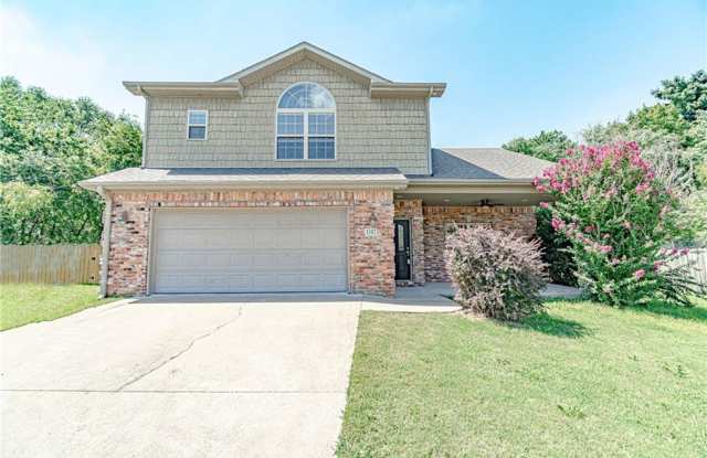 3 bedroom 2.5 bath BENTONVILLE home for lease photos photos