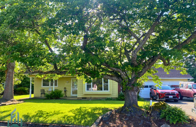 Spacious 3-Bedroom Home with Huge Shop, RV Parking, and Garden Oasis – North Albany photos photos