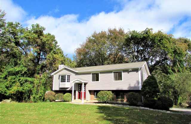 96 MOUNTAIN VIEW DR - 96 Mountain View Drive, Dutchess County, NY 12531