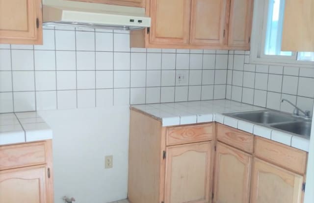 10138-10202 Felton Avenue - 10138 Felton Ave, Lennox, CA 90304
