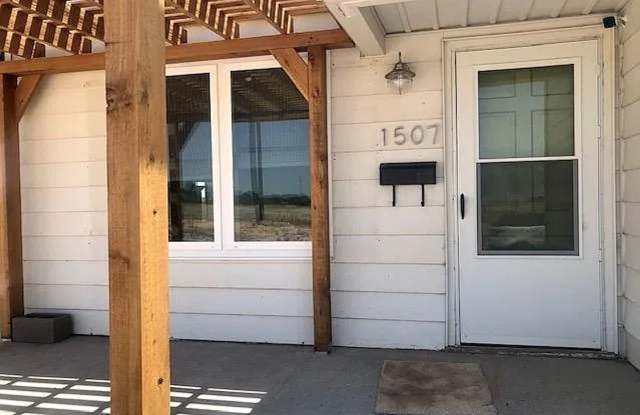 Cute 2 bedroom 1 bathroom house! - 1507 Wabash Street, Lubbock, TX 79403