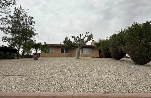 Victorville - 3 Bedrooms, 2 Bathrooms, New Paint, New Blinds, Tile Floors photos photos