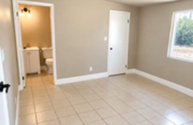 For Rent / Se Renta – 3 Bed, 2 Bath Home in Madera | Casa de 3 Recámaras 2 banos Gallery 3