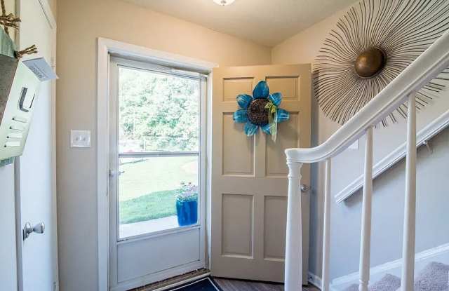 Four Seasons Townhomes Gallery 3
