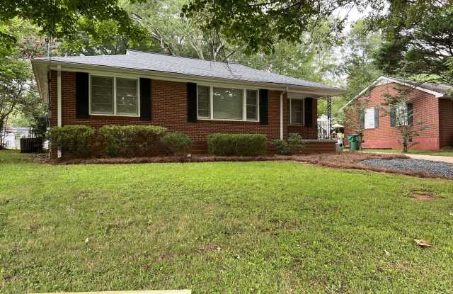 2174 Trailwood Drive Gallery 1