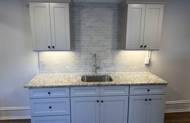 832 North Duke Street - 2 photos photos