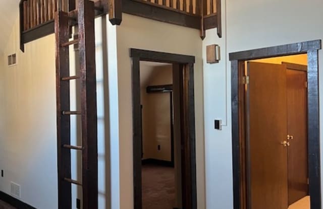 E Liberty/ S Bedford photos photos